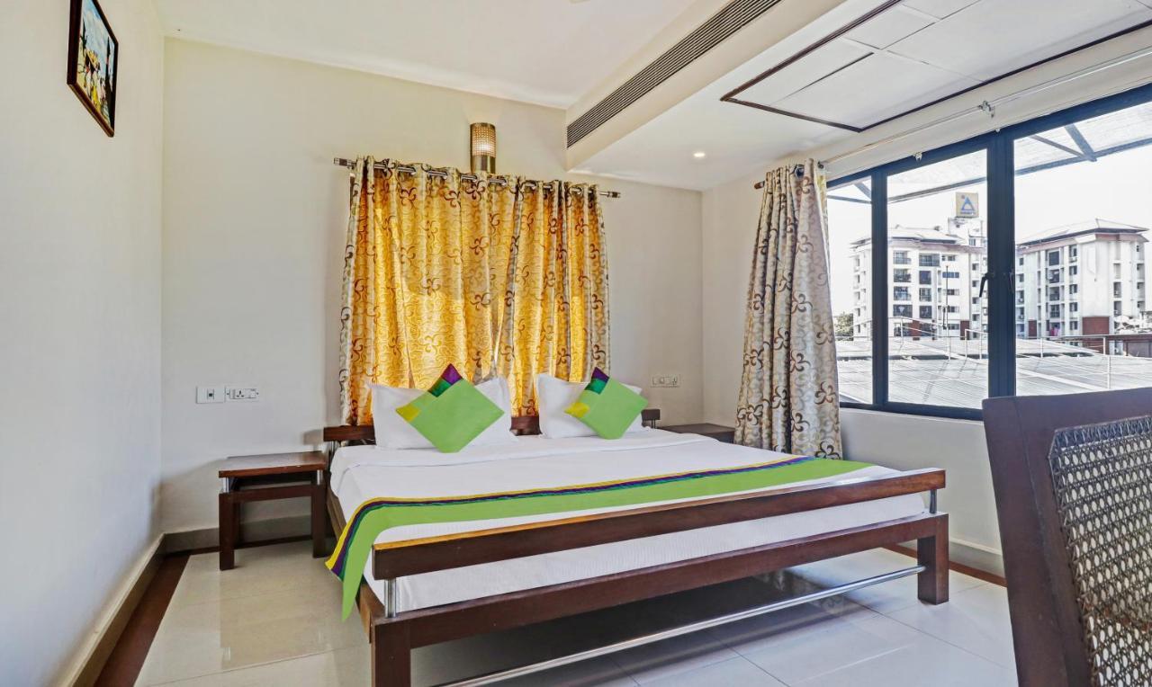Treebo Trend Time Square Marine Drive Otel Kochi Dış mekan fotoğraf