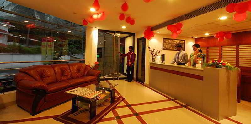 Treebo Trend Time Square Marine Drive Otel Kochi Dış mekan fotoğraf